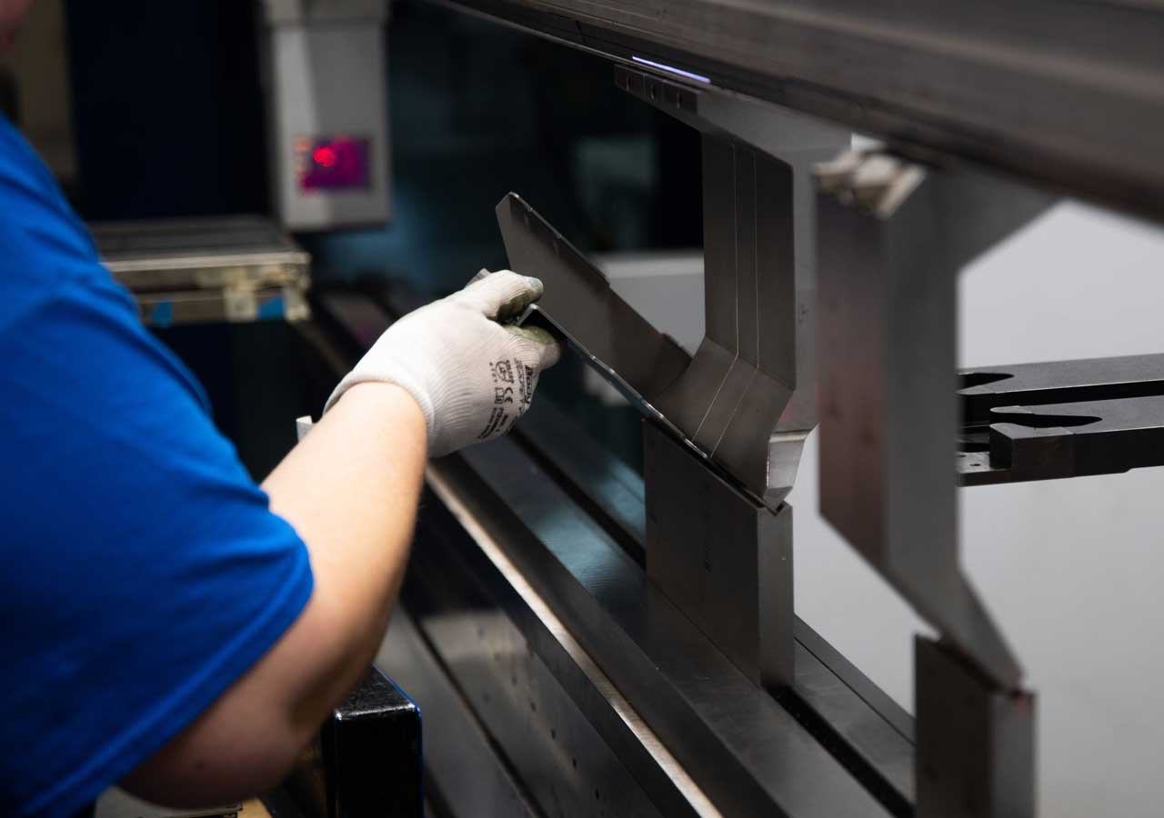 Custom-Metal-Fabrication_Slide_1280x900